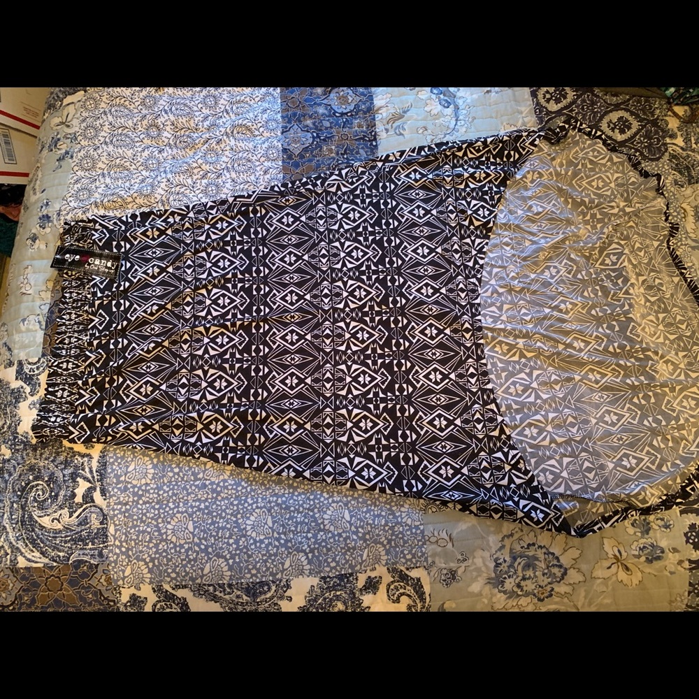Triangle Print High Low Skirt.